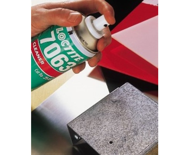 Почистващ и обезмасляващ спрей Loctite SF 7063 - 400ml