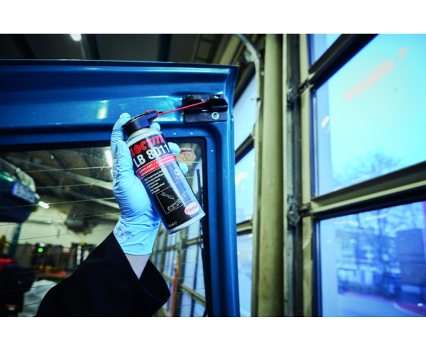 Масло за смазване на вериги Loctite LB 8011 - 400 ml