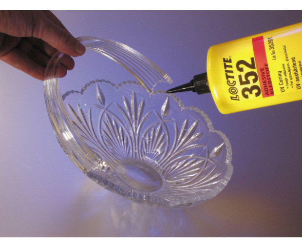 Loctite AA 352 - 250ml, лепило  с UV втвърдяване